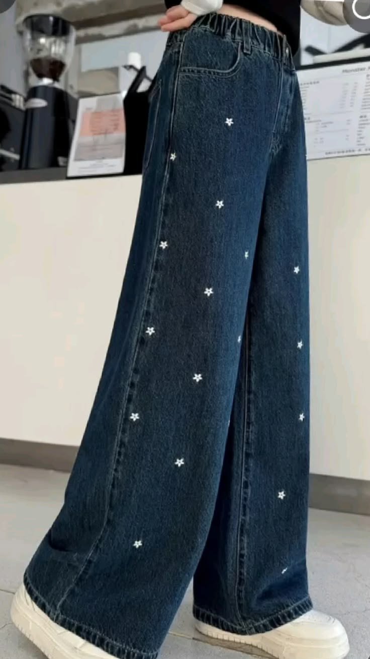 Women’s Dark Blue Star Embroidered Wide-Leg Jeans